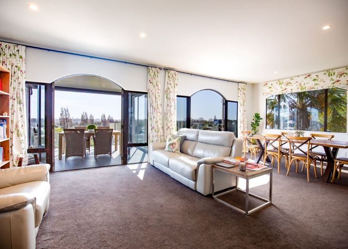 For sale 39 Overdale Drive, Cashmere, Christchurch City, Canterbury