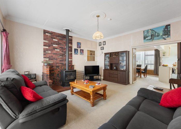  at 4 Roxburgh Grove, Petone, Lower Hutt