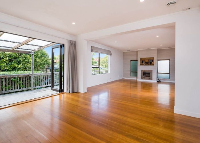  at 48 John Downs Drive, Browns Bay, North Shore City, Auckland