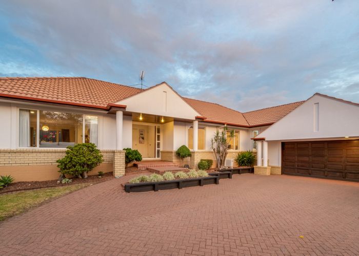  at 9 Kentia Way, Somerville, Auckland