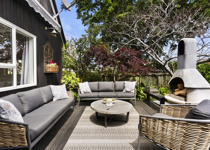  at 2/6 Castor Bay Road, Castor Bay, Auckland