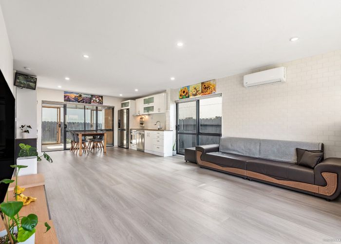  at 34 Rakich Place, Henderson, Auckland