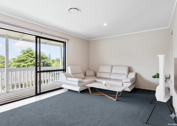  at 2/16 Normanton Street, Glenfield, North Shore City, Auckland