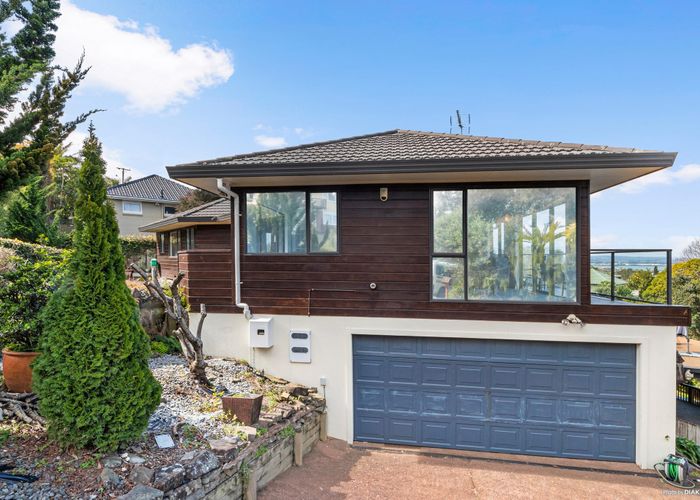  at 2 Viking Avenue, Hillsborough, Auckland