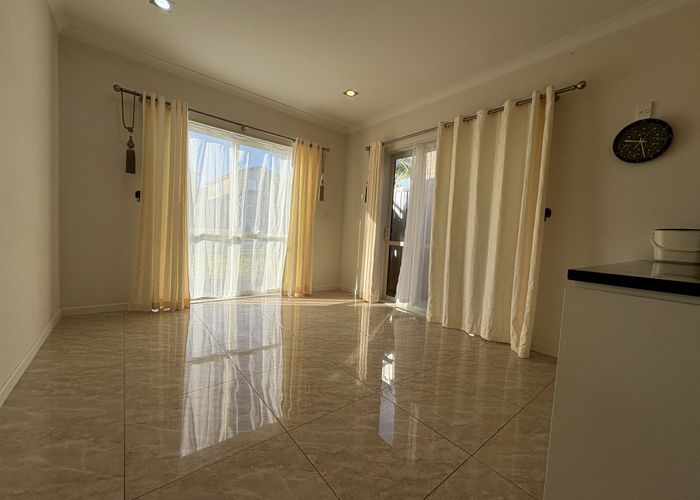 at 42 Dromoland Drive, Flat Bush, Manukau City, Auckland