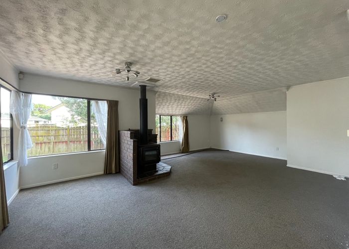  at 399 Roscommon Road, Clendon Park, Auckland