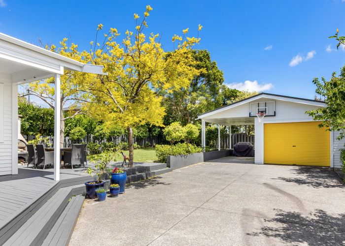  at 34 Kiwi Road, Point Chevalier, Auckland