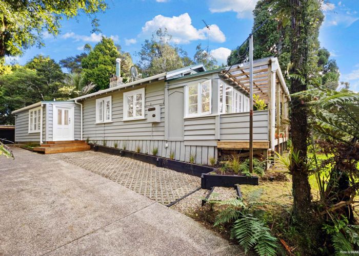  at 38 Turanga Road, Henderson Valley, Waitakere City, Auckland