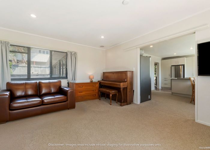  at 2/39 Browns Bay Road, Browns Bay, North Shore City, Auckland