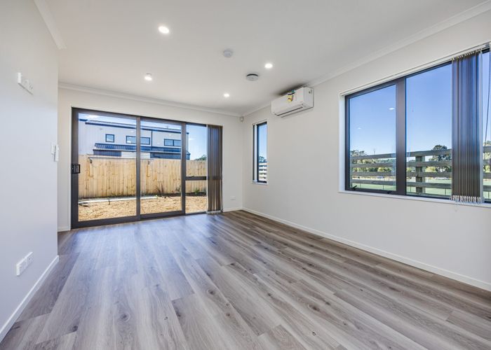  at 100H Seymour Road, Sunnyvale, Waitakere City, Auckland