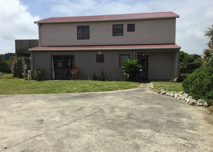  at 151 Field Way, Waikanae Beach, Waikanae