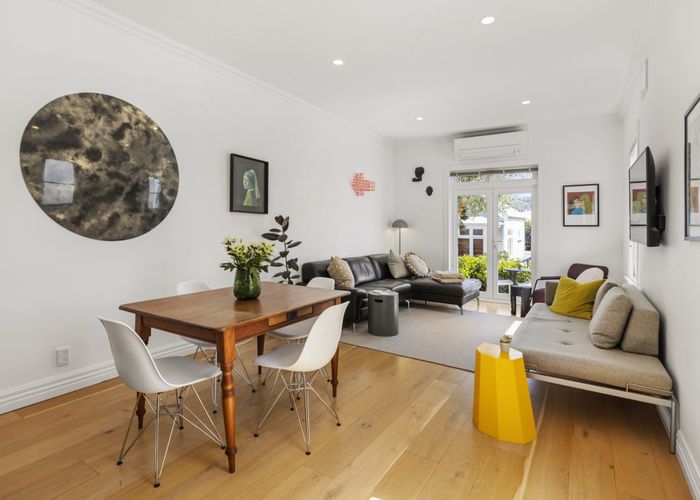  at 18 Moir Street, Mount Victoria, Wellington