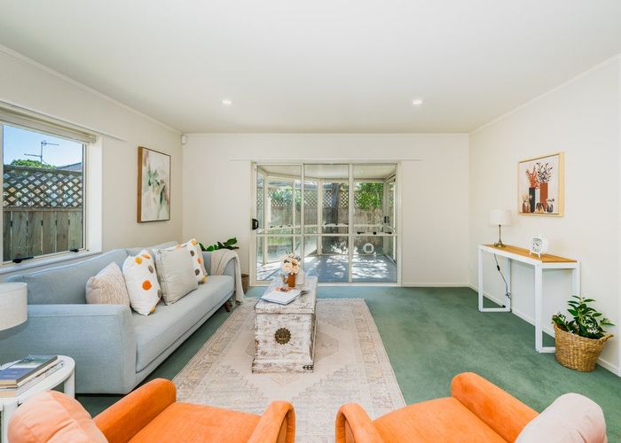  at 7 Villa Grove, Paraparaumu