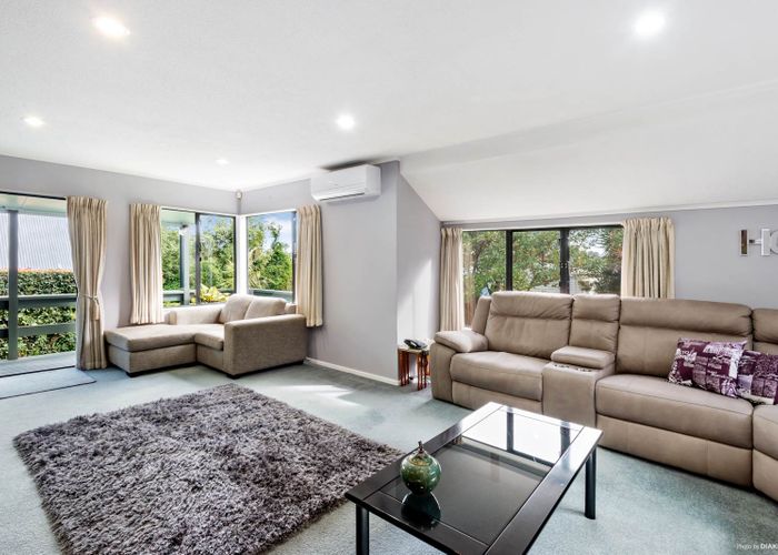  at 13 Sunward Rise, Glenfield, Auckland