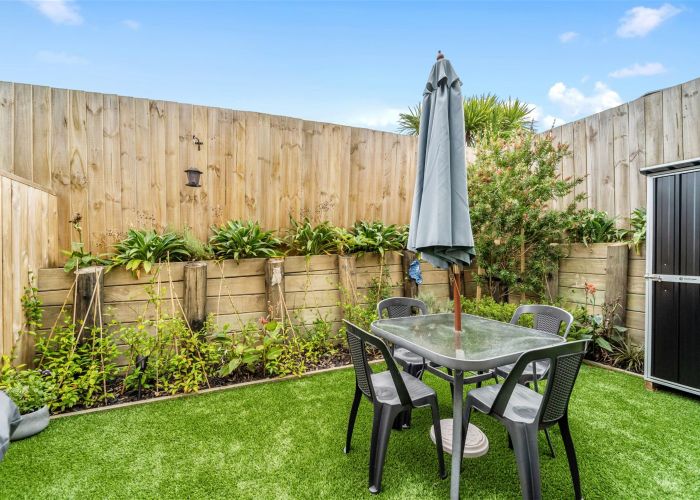  at 9/102 Millbrook Road, Sunnyvale, Auckland