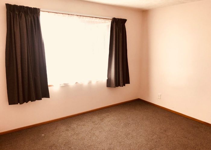  at 2/42 Division Street, Riccarton, Christchurch City, Canterbury