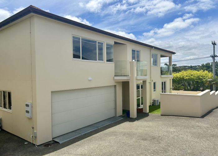  at 11 Beechwood Road, Rothesay Bay, Auckland