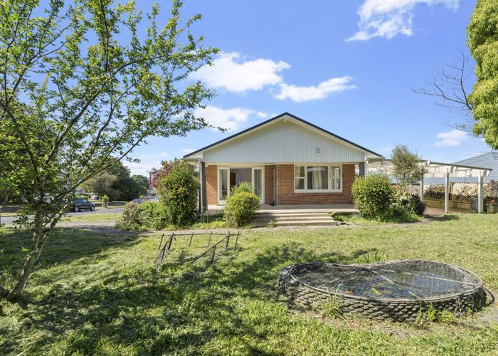  at 2 Knights Drive, Manurewa, Manukau City, Auckland