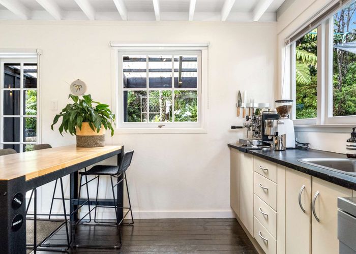  at 33 Tainui Road, Titirangi, Waitakere City, Auckland
