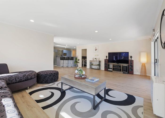 at 18 Brittany Drive, Henderson, Waitakere City, Auckland