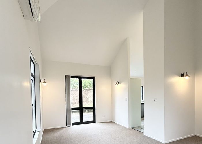  at 6 Lucas Way, Albany, North Shore City, Auckland