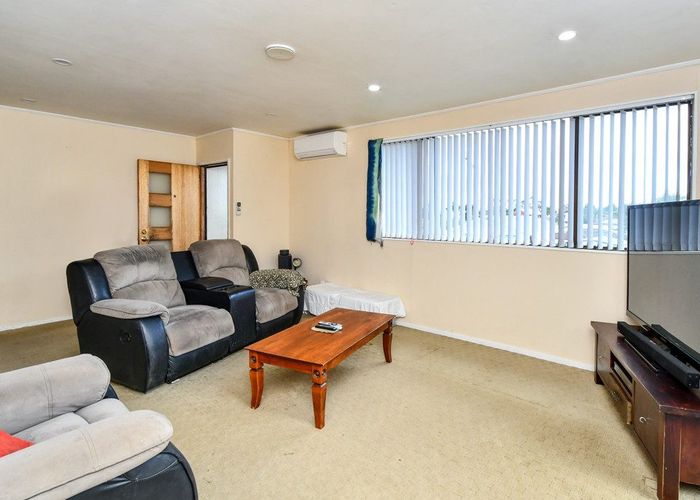  at 1/19 Silver Creek Road, Weymouth, Auckland