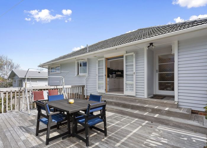  at 7 Tauhara Street, Green Bay, Waitakere City, Auckland