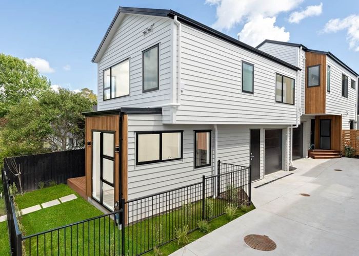  at 32B Sequoia Place, Sunnynook, Auckland