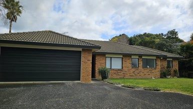  at 10 Friesian Place, Grandview Heights, Hamilton