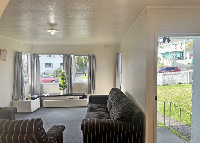  at 30 Sungrove Rise, Henderson, Waitakere City, Auckland