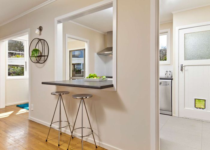  at 2/7 Vera Road, Te Atatu South, Auckland