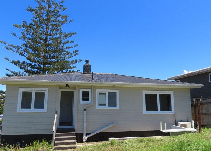  at 10 Camelot Place, Glenfield, North Shore City, Auckland