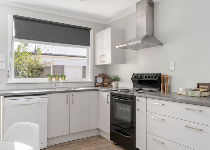 at 2/33 Beckenham Street, Sydenham, Christchurch