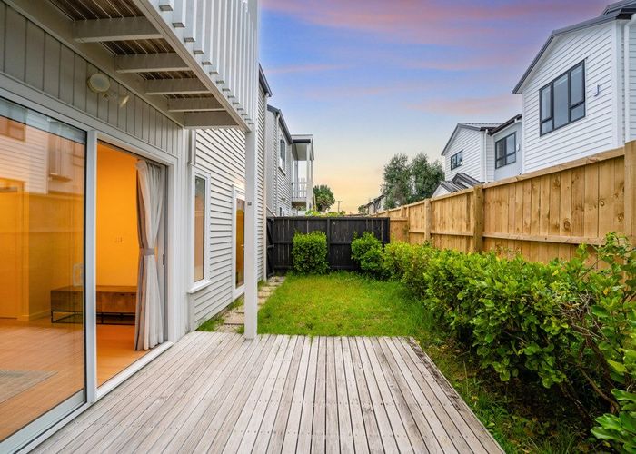  at 17C Holland Avenue, Point England, Auckland City, Auckland