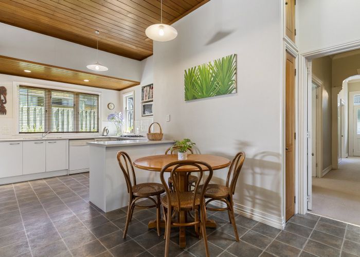  at 117 Lake Road, Belmont, Auckland