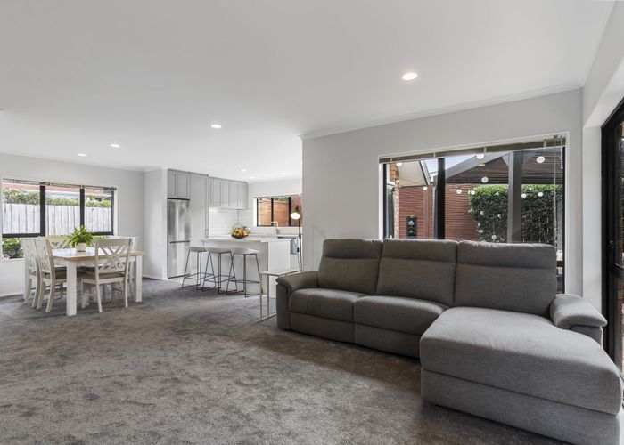  at 2/39 Oliver Street, Point Chevalier, Auckland