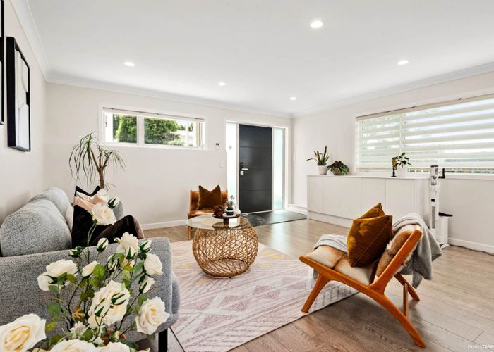  at 9 Bruce Road, Glenfield, North Shore City, Auckland