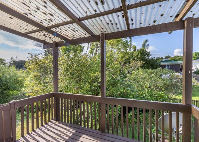  at 2/17 Powrie Street, Glenfield, Auckland