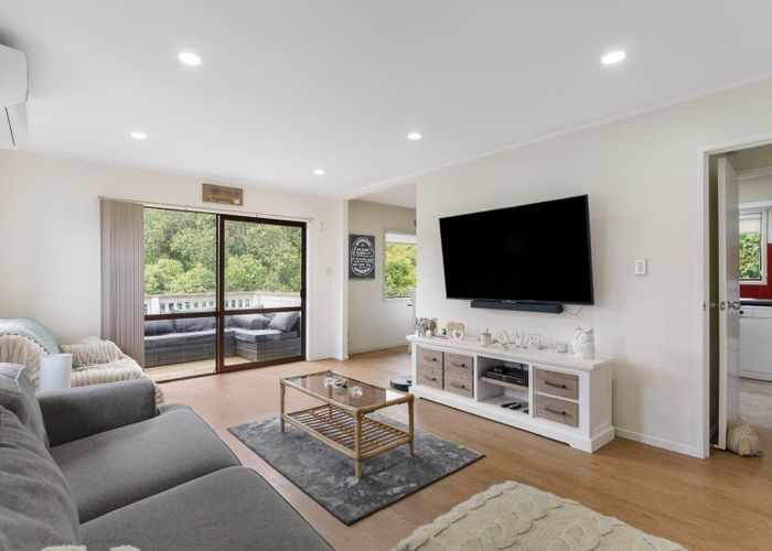  at 2/124 Deep Creek Road, Torbay, North Shore City, Auckland
