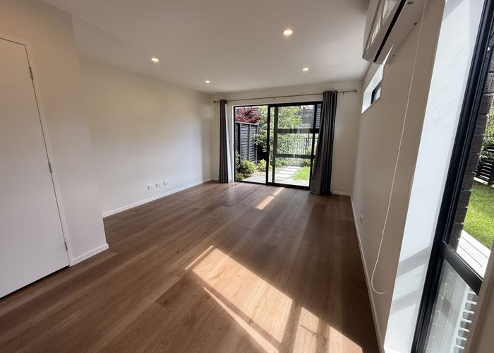  at 24 Hoopers Road, Glen Eden, Waitakere City, Auckland