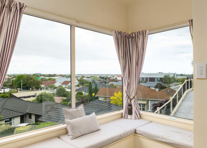  at 1/7 Ball Lane, Redcliffs, Christchurch