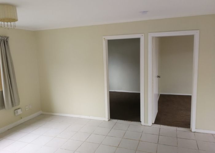  at 162 Rathgar Road, Henderson, Auckland