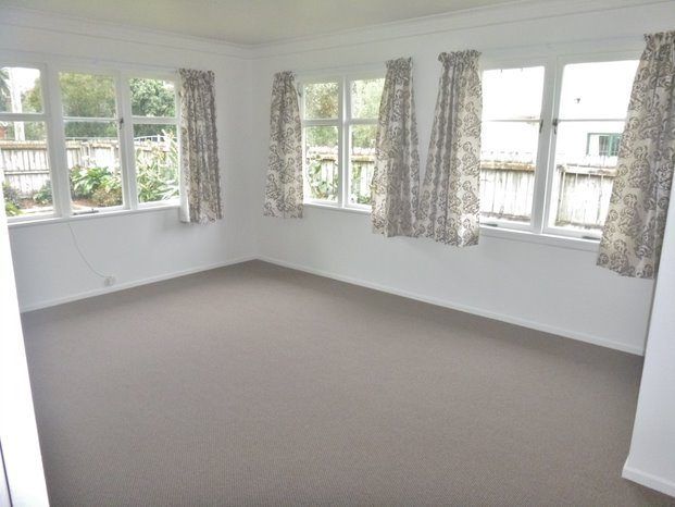  at 6 Tennessee Avenue, Mangere East, Manukau City, Auckland