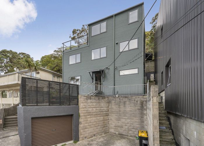  at 2/9 Onslow Road, Khandallah, Wellington, Wellington