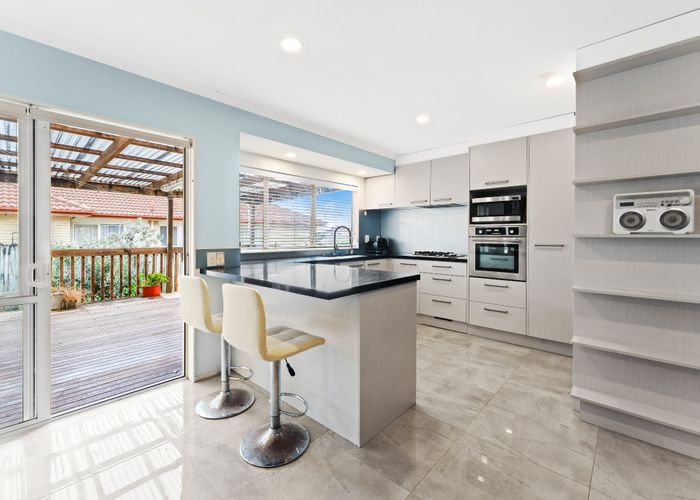  at 196 Botany Road, Botany Downs, Auckland