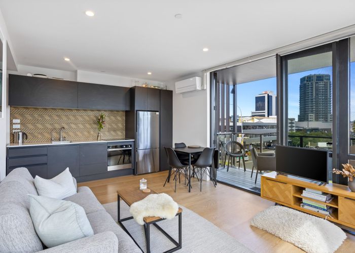 at 203/10 Auburn Street, Takapuna, North Shore City, Auckland