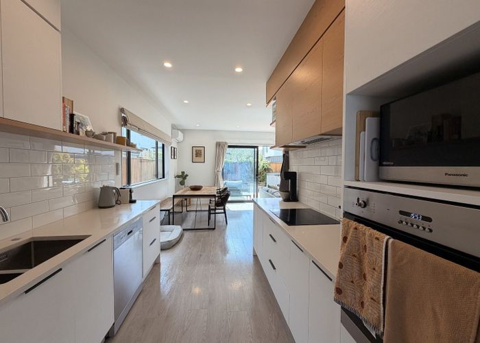  at 3/18 Kaimai Avenue, Massey, Waitakere City, Auckland