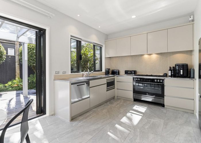  at 4/5 Hepburn Street, Freemans Bay, Auckland