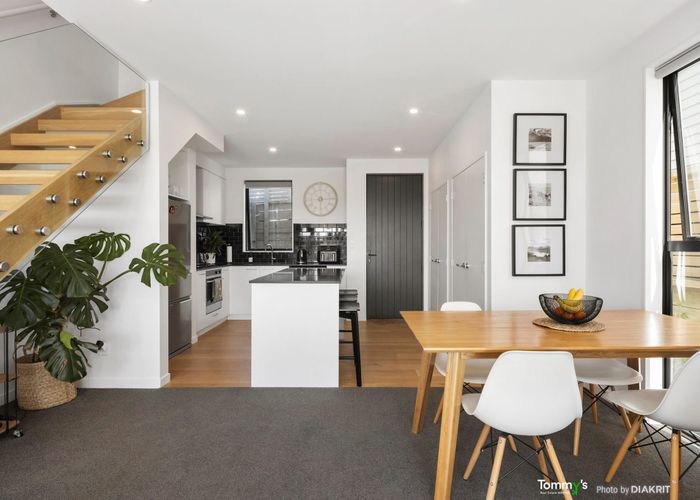  at 7/52 High Street, Island Bay, Wellington