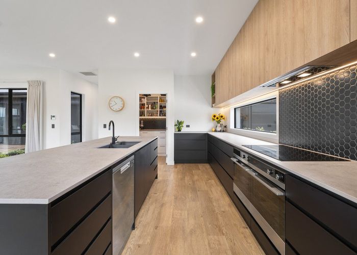  at 6 Dickins Lane, Palmerston North